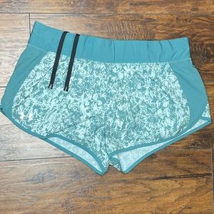 UNDERARMOUR SHORTS GREEN FLORAL XL